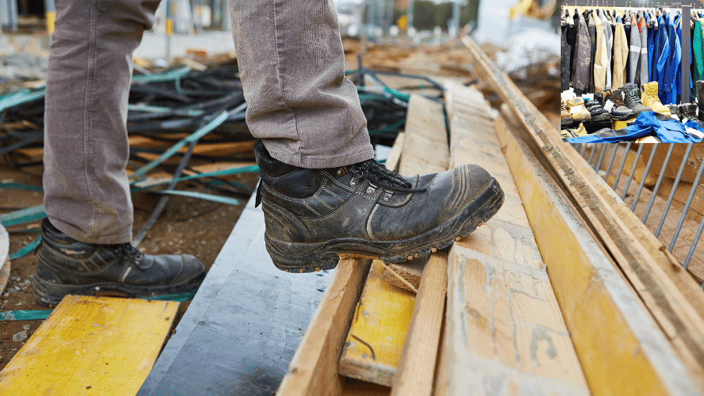 נעלי עבודה - הצעד הראשון לשמירה על בריאות העובד